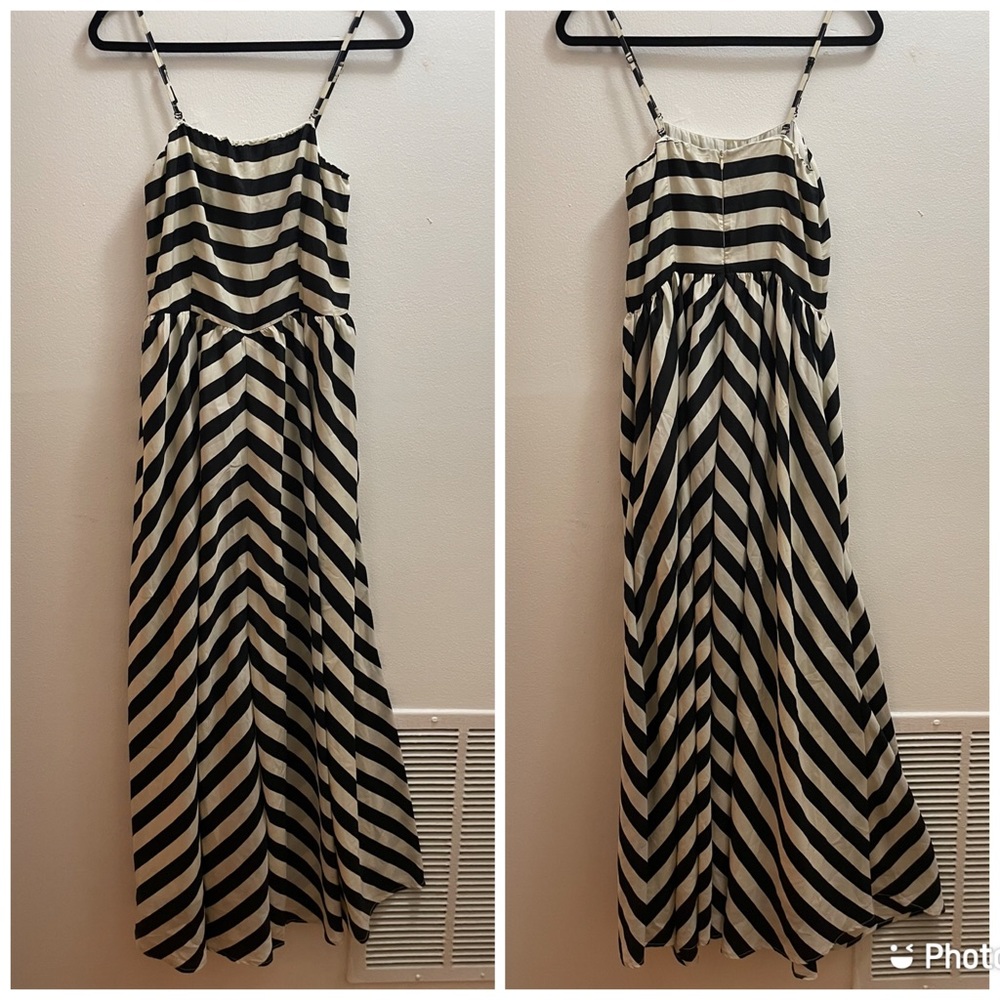 COVET Women’s Black and White Striped Sleeveless Maxi Dress. Size M
